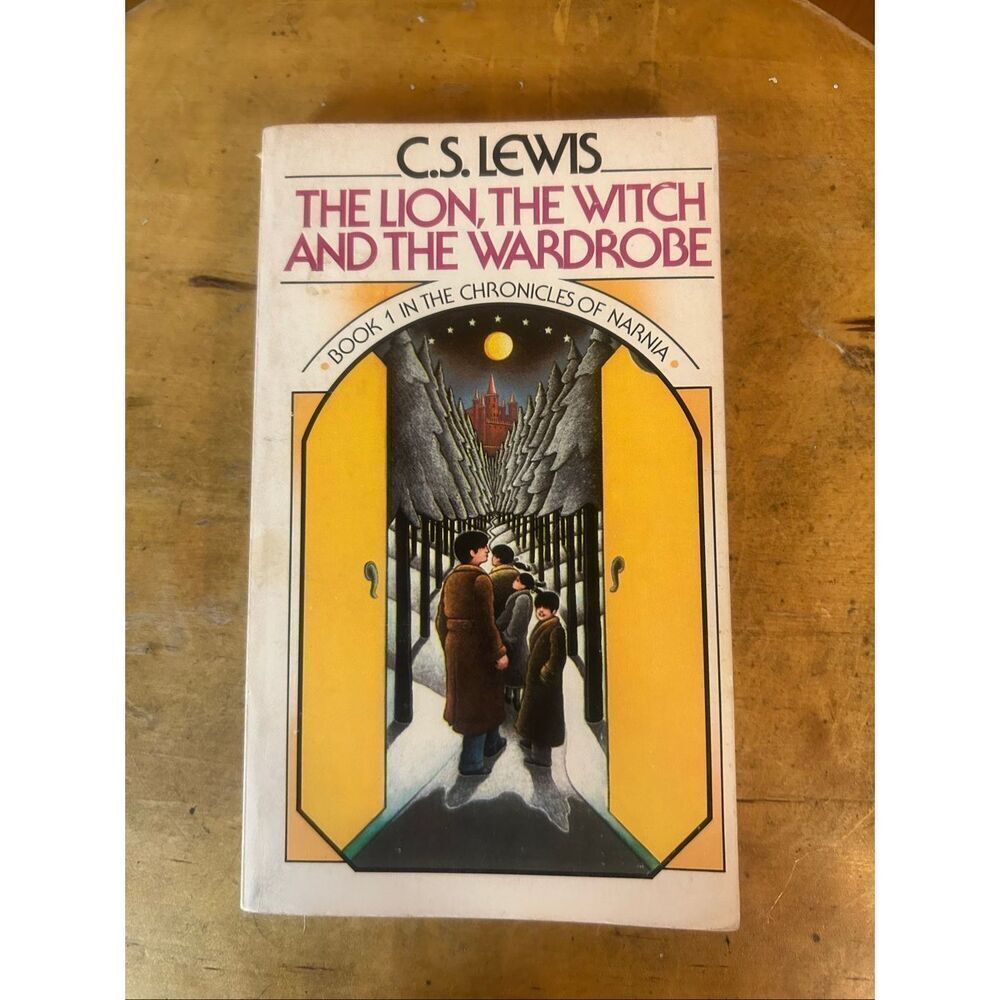 Lion, the Witch and the Wardrobe by C. S. Lewis (1970, Trade Paperback) (5732)